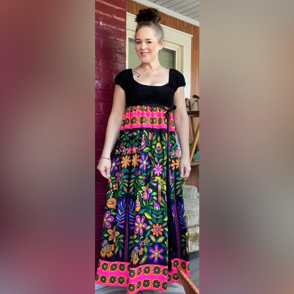 Vintage 1960s/70sYoung Edwardian Hippie Boho Psychedelic Pattern Maxi Fall Dress